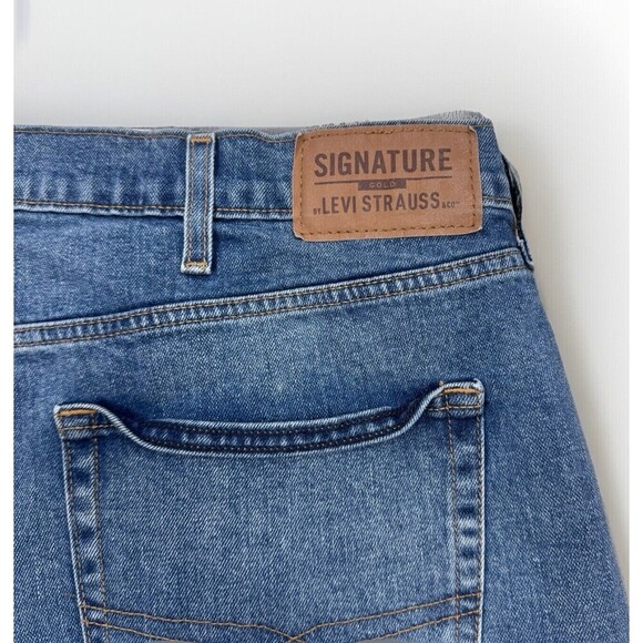 Signature Levi Strauss Denim Shorts Mens Size 42 Blue Measures 42 Inseam 10 - Picture 7 of 8